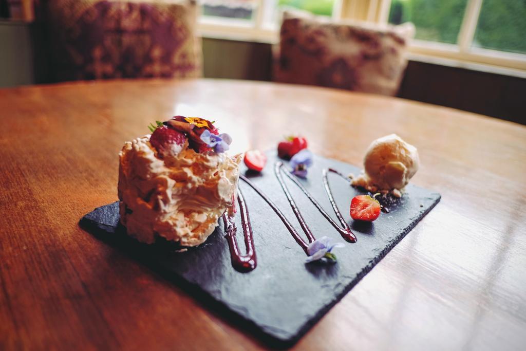 Hambro Arms Otel Milton Abbas Dış mekan fotoğraf